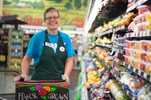 Double Up Food Bucks Ron's Grocery worker